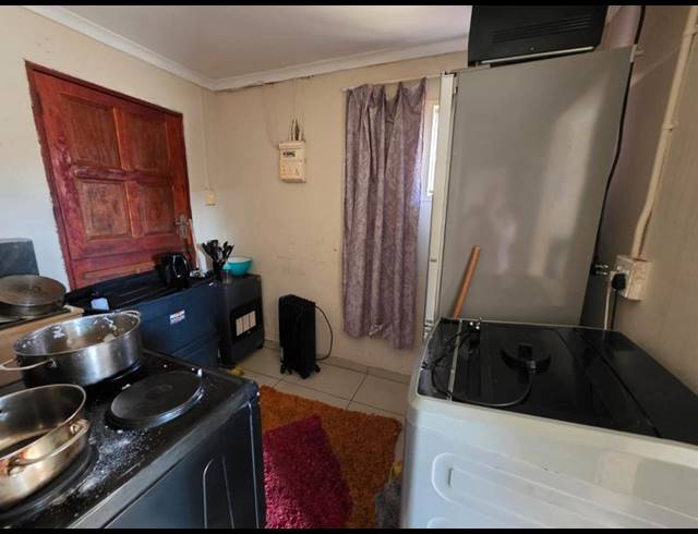 2 BEDROOM HOUSE FOR SALE IN KRUGERSDORP RURAL
